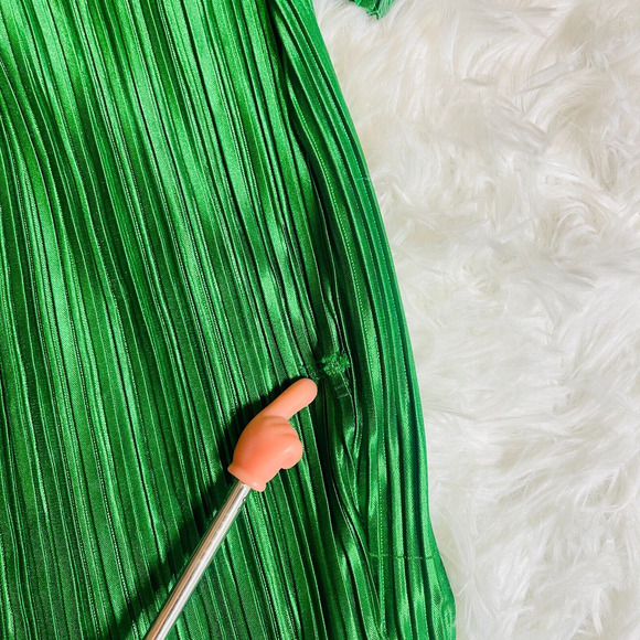 Missguided Womens Plisse Twist Front Plunging Long Sleeve Mini Dress Sz 2 Green - Picture 6 of 13